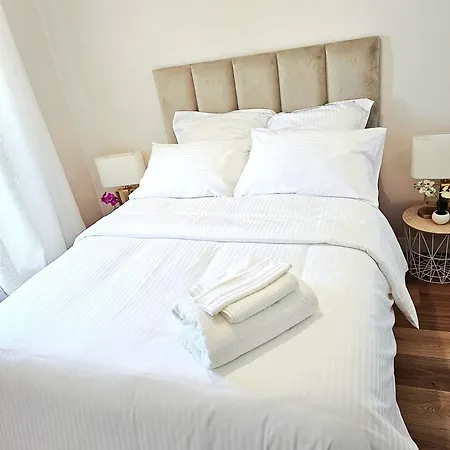 Stylish Rooftop Avec Terrasse A 2pas De Paris アパート モンテヴラン